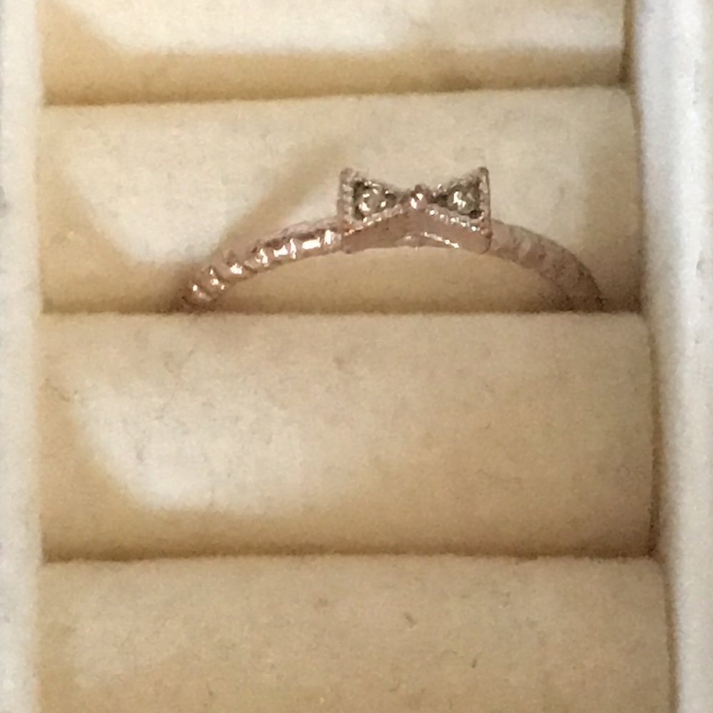 Forever 21 Bow ring